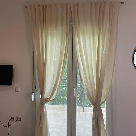 To Rodakino Villa